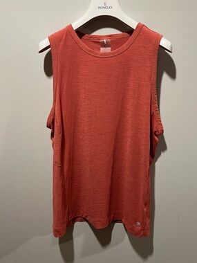 CALIA by Carrie Underwood Coral Sleeveless Workout Tank Open Back Slit Athletic